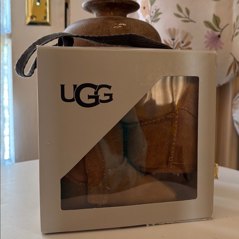 UGG Tan Baby Booties with Pink Bows 2/3 - Picture 6 of 7